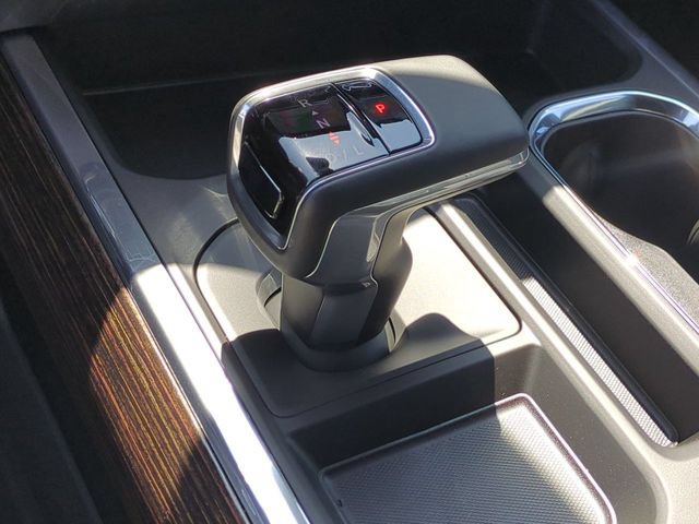 New 2026 GMC Sierra 1500 Elevation w/ LPO, Elevation Black Package AWD/4WD image 17