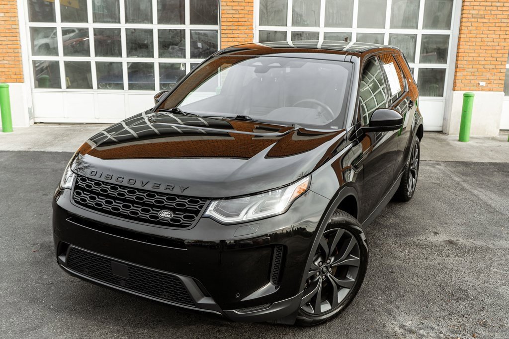 Used 2023 Land Rover Discovery Sport SE image 2