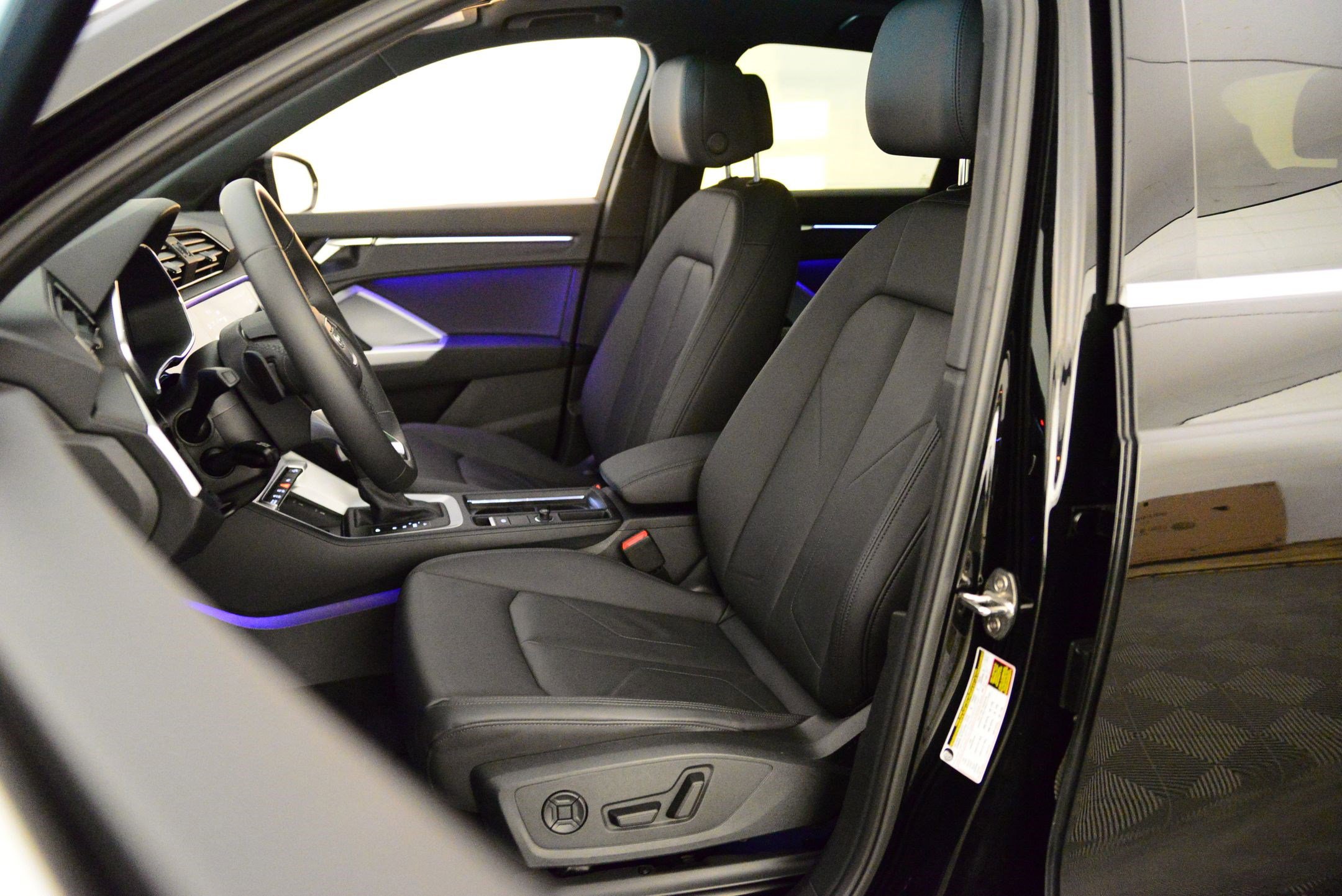 Certified 2025 Audi Q3 2.0T Premium Plus w/ Premium Plus Package image 4