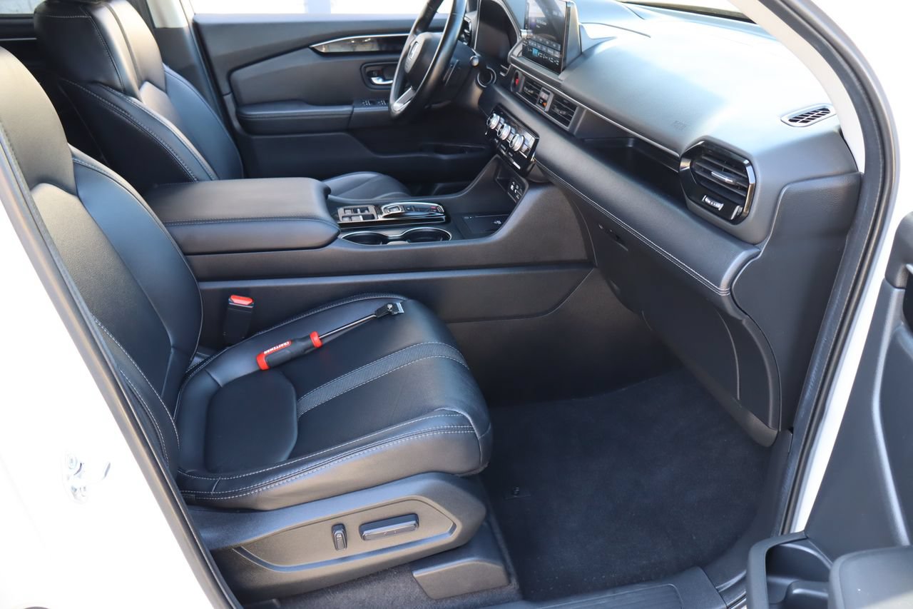 Used 2025 Honda Pilot EX-L image 16
