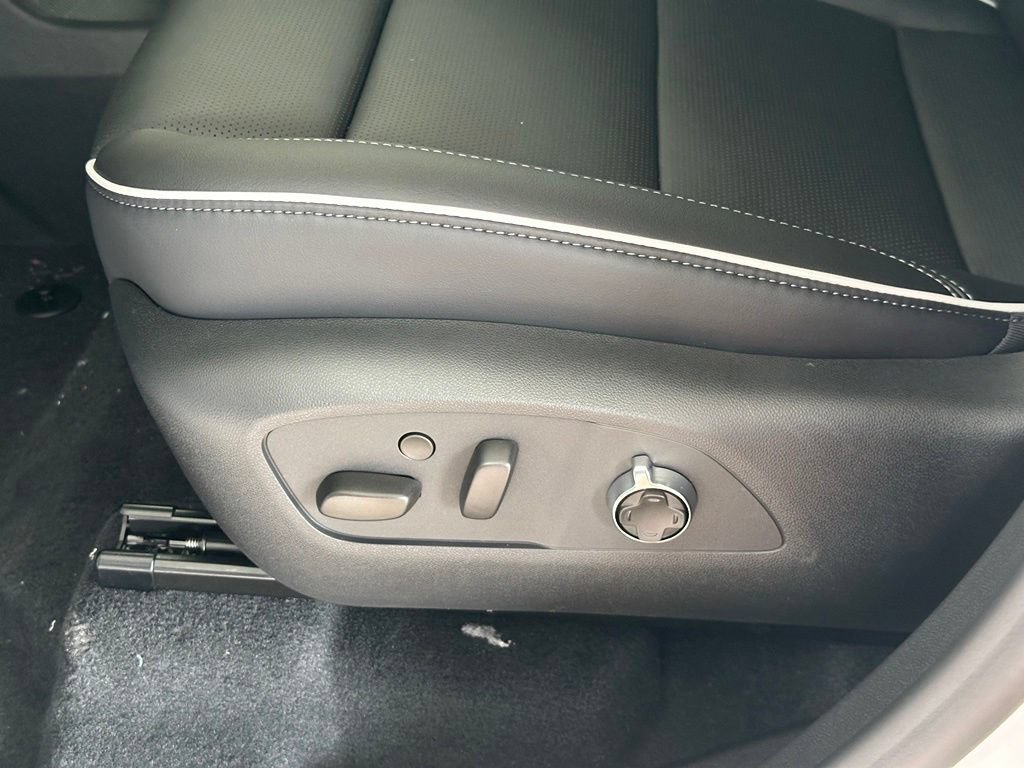 New 2026 Buick Enclave Avenir w/ Super Cruise Package FWD image 14