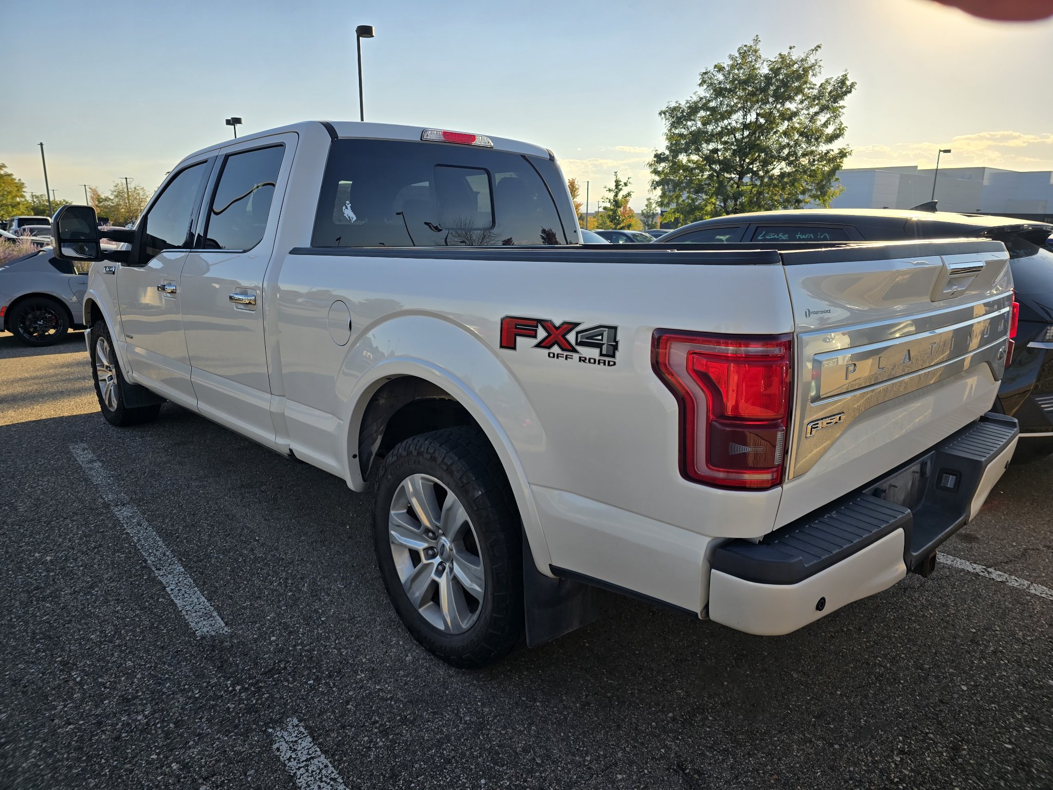 Used 2015 Ford F150 Platinum w/ Equipment Group 701A Luxury AWD/4WD image 14