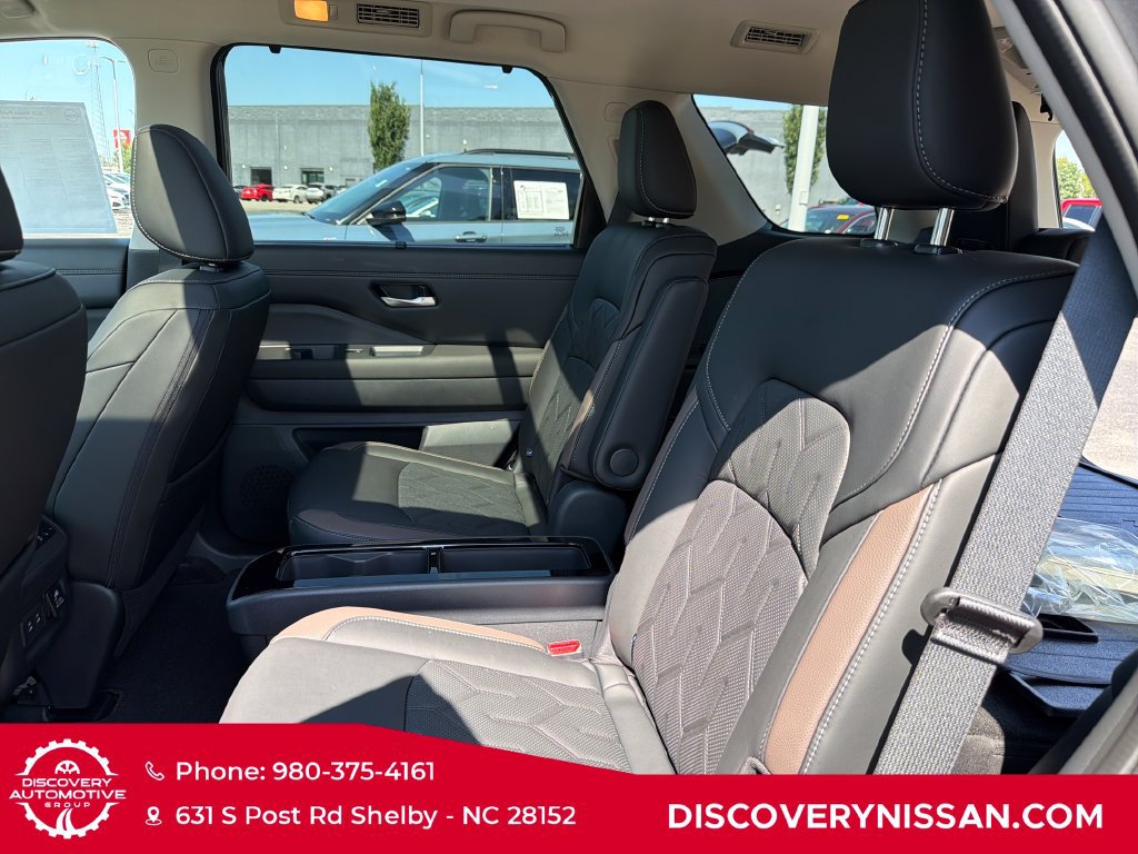 New 2026 Nissan Pathfinder Platinum AWD/4WD image 30