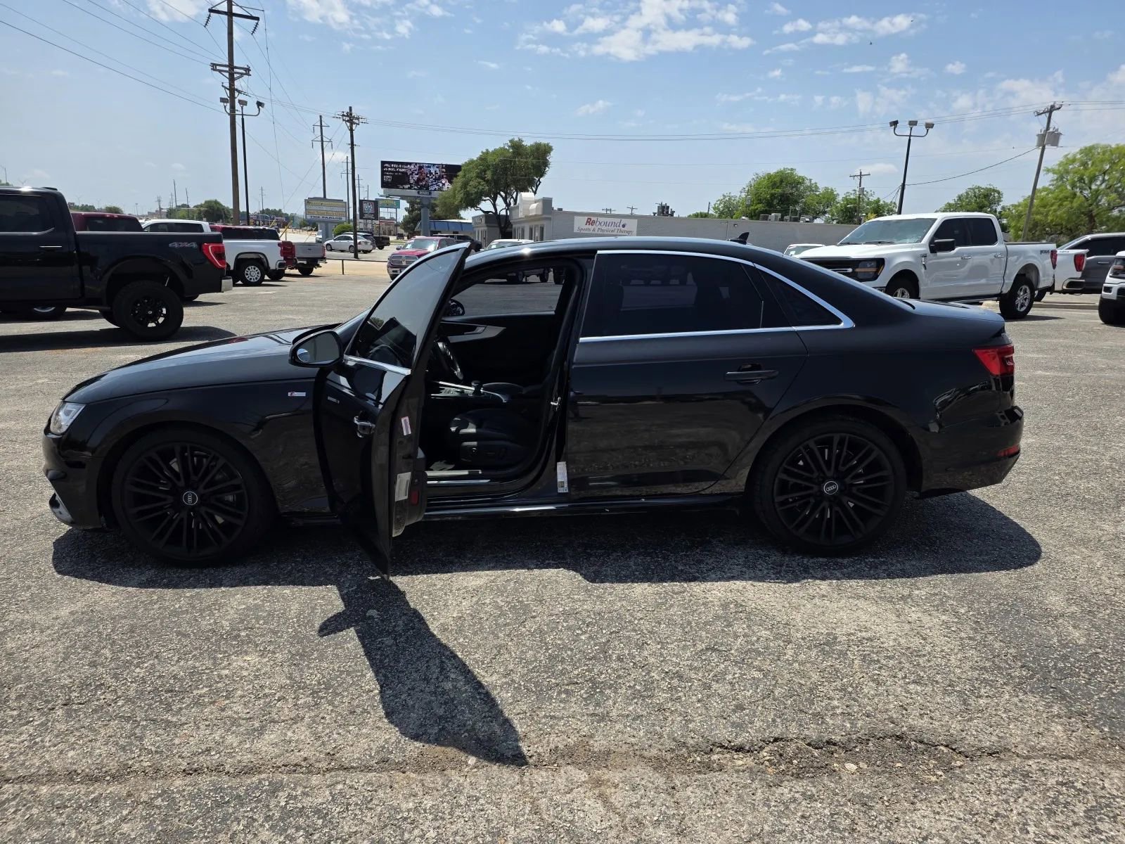 Used 2017 Audi A4 2.0T Premium Plus w/ Premium Plus Package FWD image 9