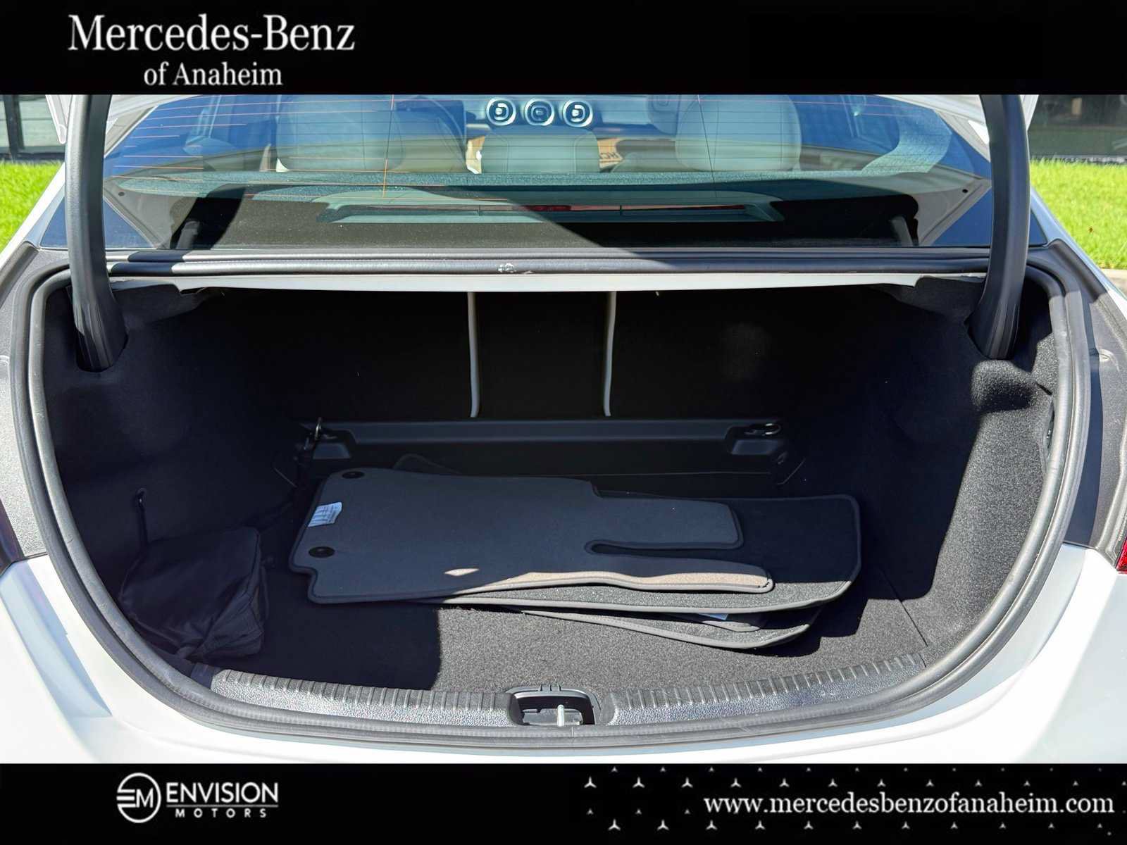 Used 2024 Mercedes-Benz C 300 Sedan image 17