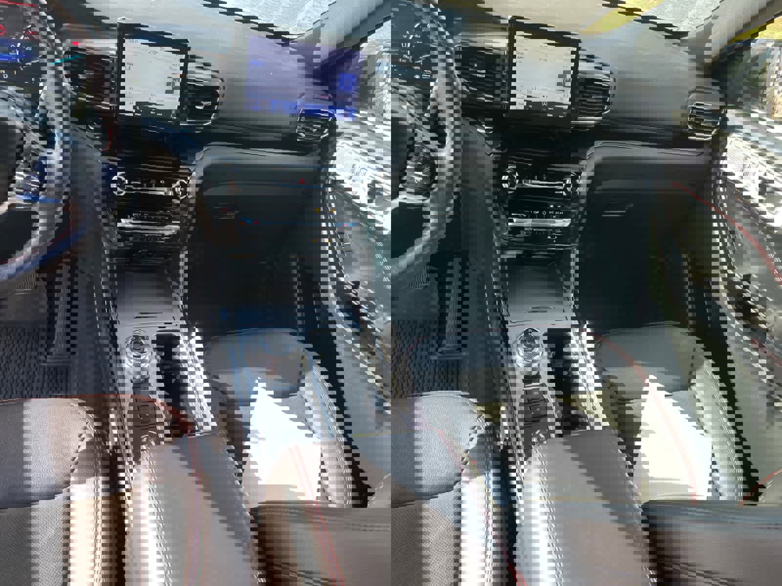 Certified 2023 Ford Explorer ST-Line w/ Class IV Trailer Tow Package image 12