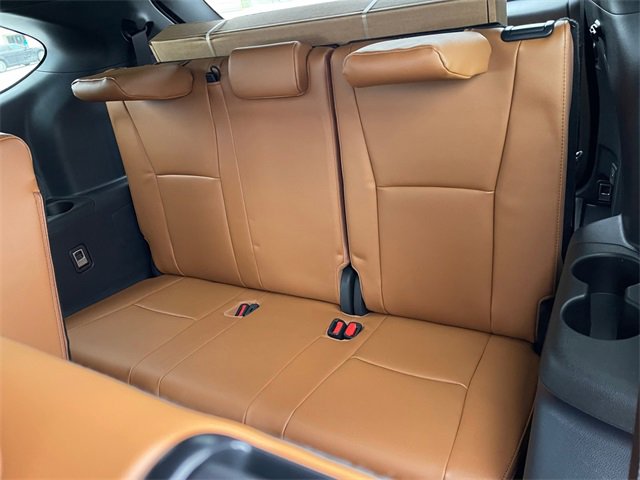 New 2026 Toyota Highlander Platinum image 17