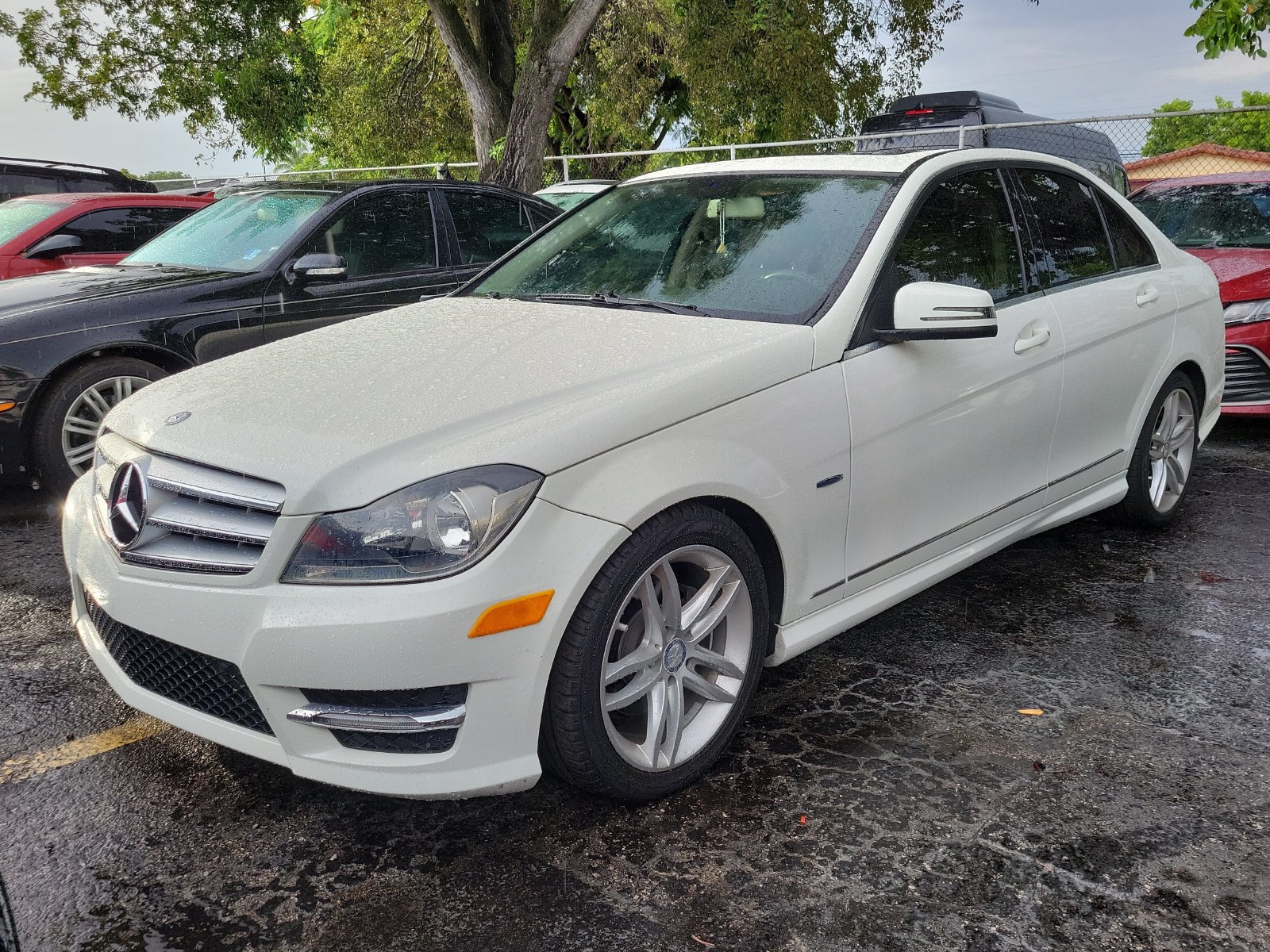 Used 2012 Mercedes-Benz C 250 Sedan image 31