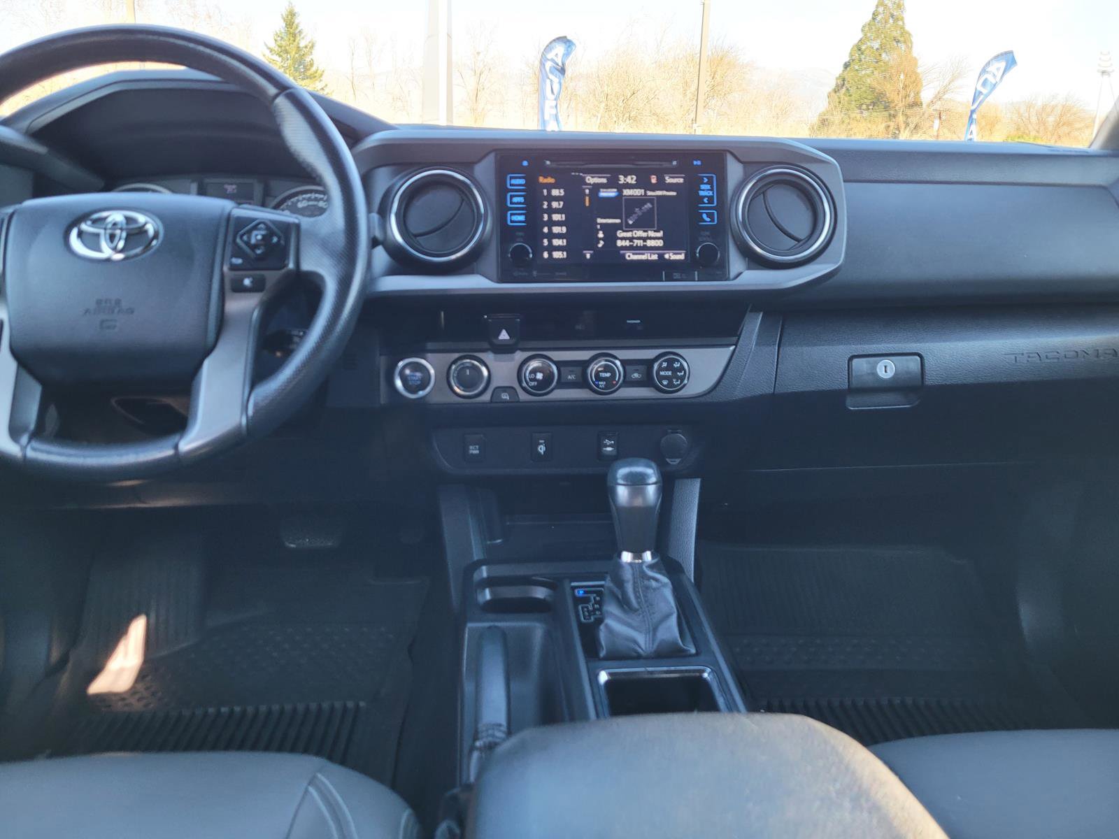 Used 2017 Toyota Tacoma TRD Sport image 15