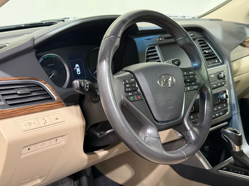 Used 2017 Hyundai Sonata Limited w/ Ultimate Package 02 image 16