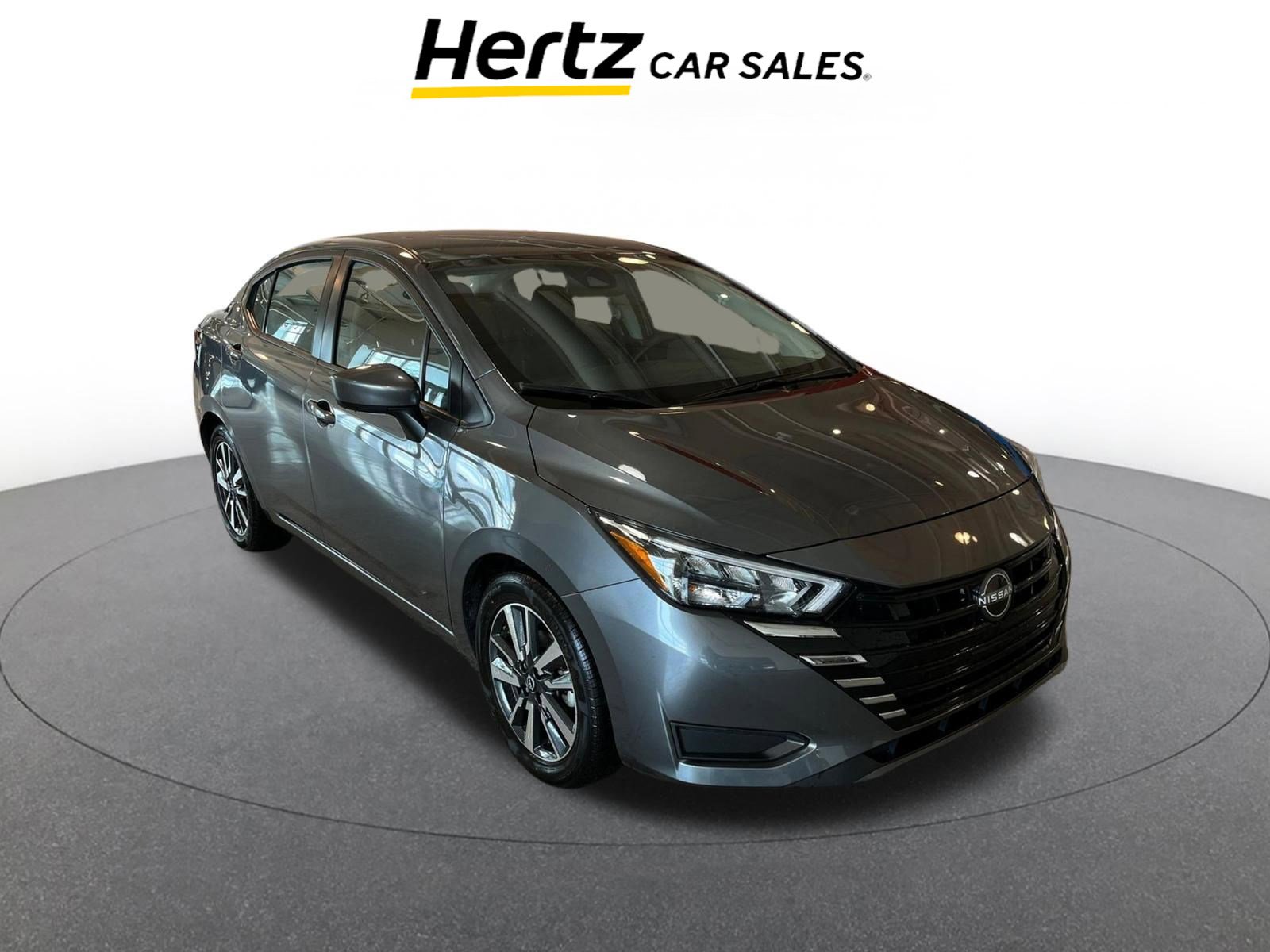 Used 2025 Nissan Versa SV image 1