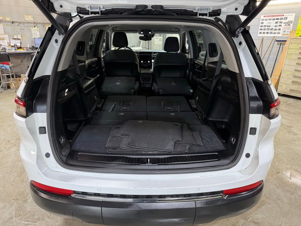 Certified 2023 Jeep Grand Cherokee L Laredo w/ Luxury Tech Group I image 15