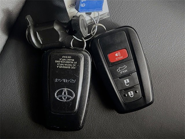 Used 2023 Toyota RAV4 XLE Premium image 32
