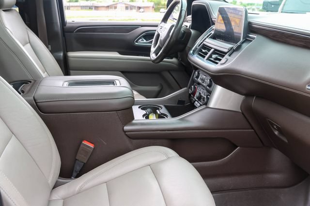 Used 2021 Chevrolet Tahoe Z71 w/ Luxury Package AWD/4WD image 15