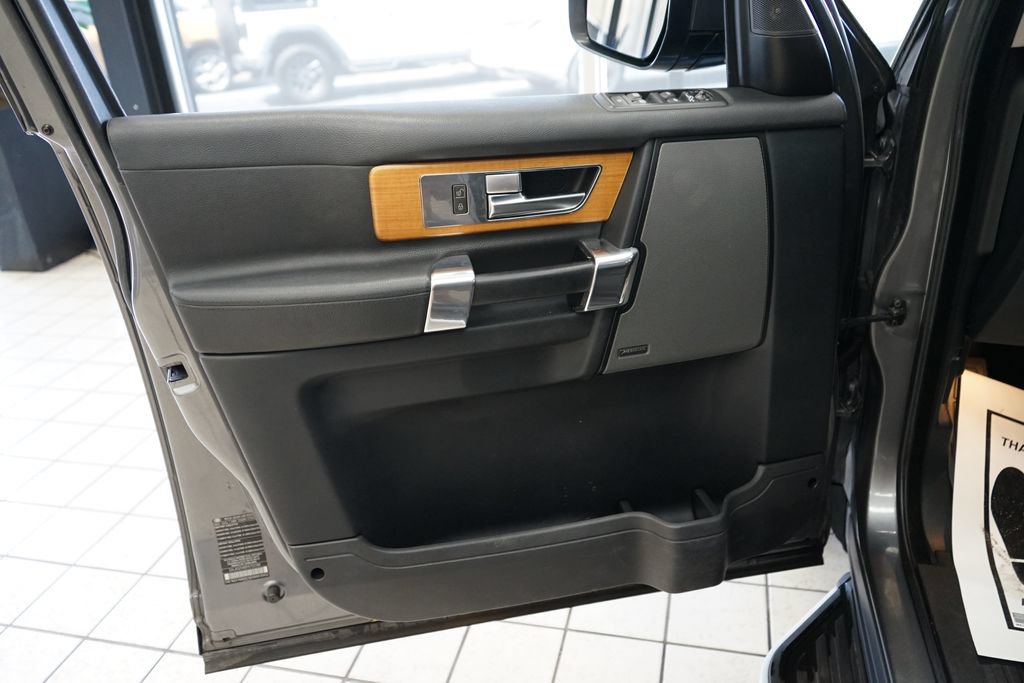 Used 2015 Land Rover LR4 HSE AWD/4WD image 24