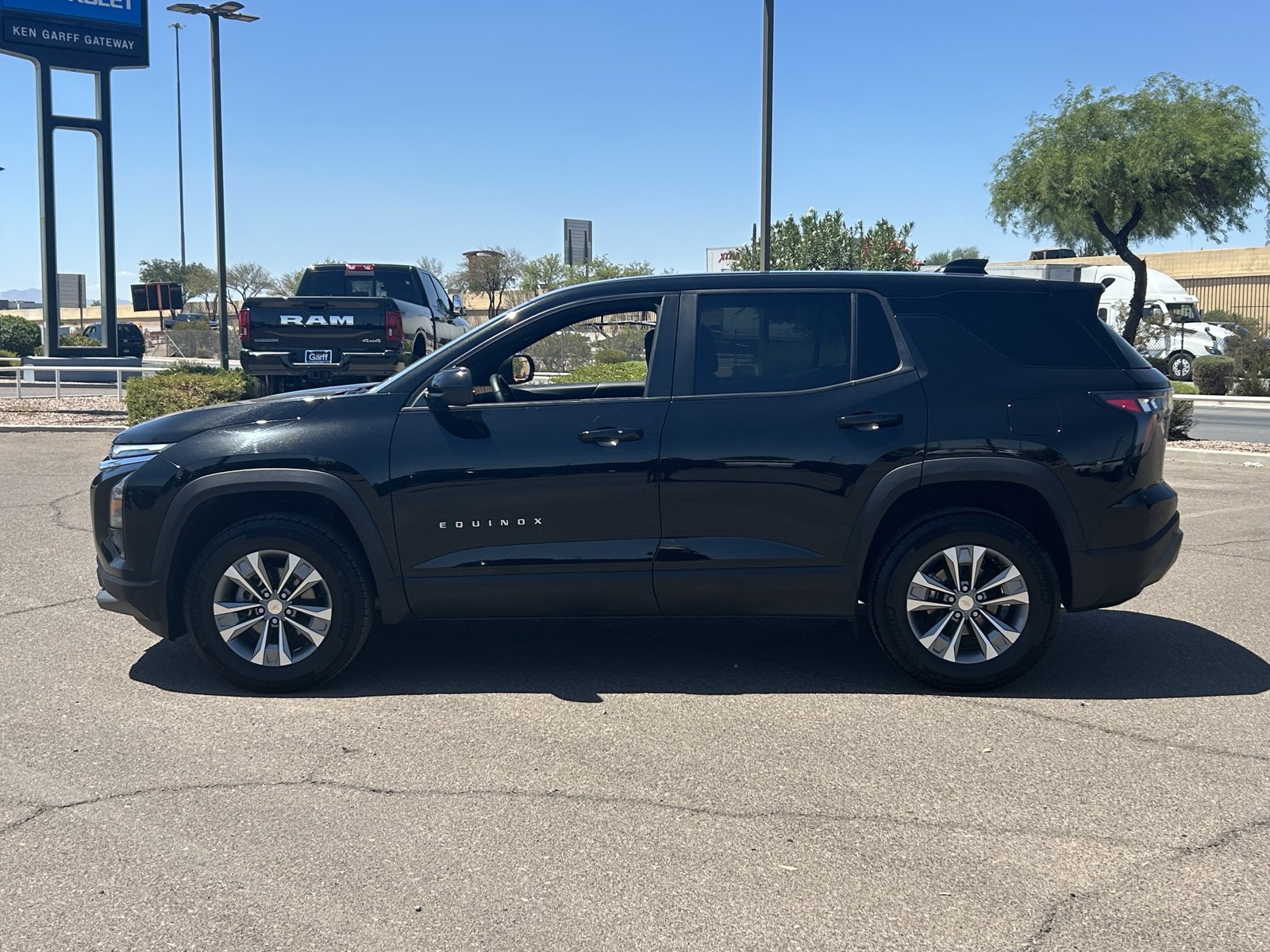 Certified 2025 Chevrolet Equinox LT AWD/4WD image 2