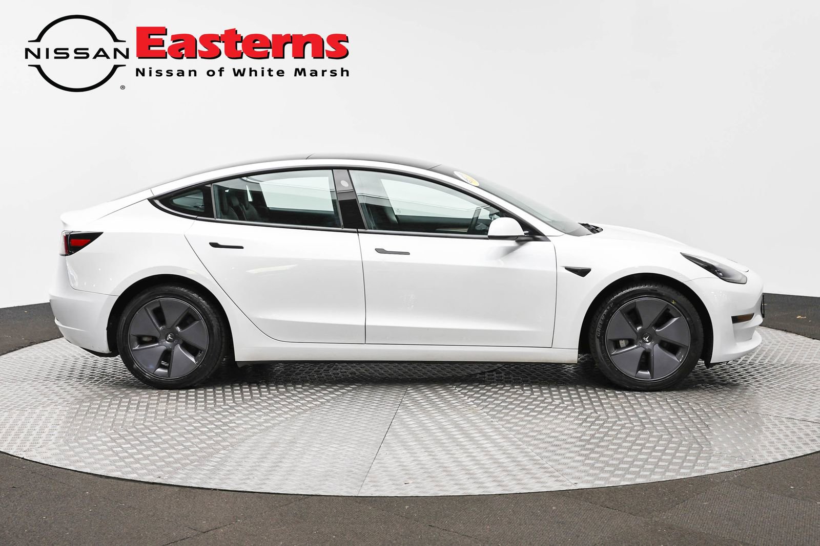 Used 2023 Tesla Model 3 Standard Range RWD image 4