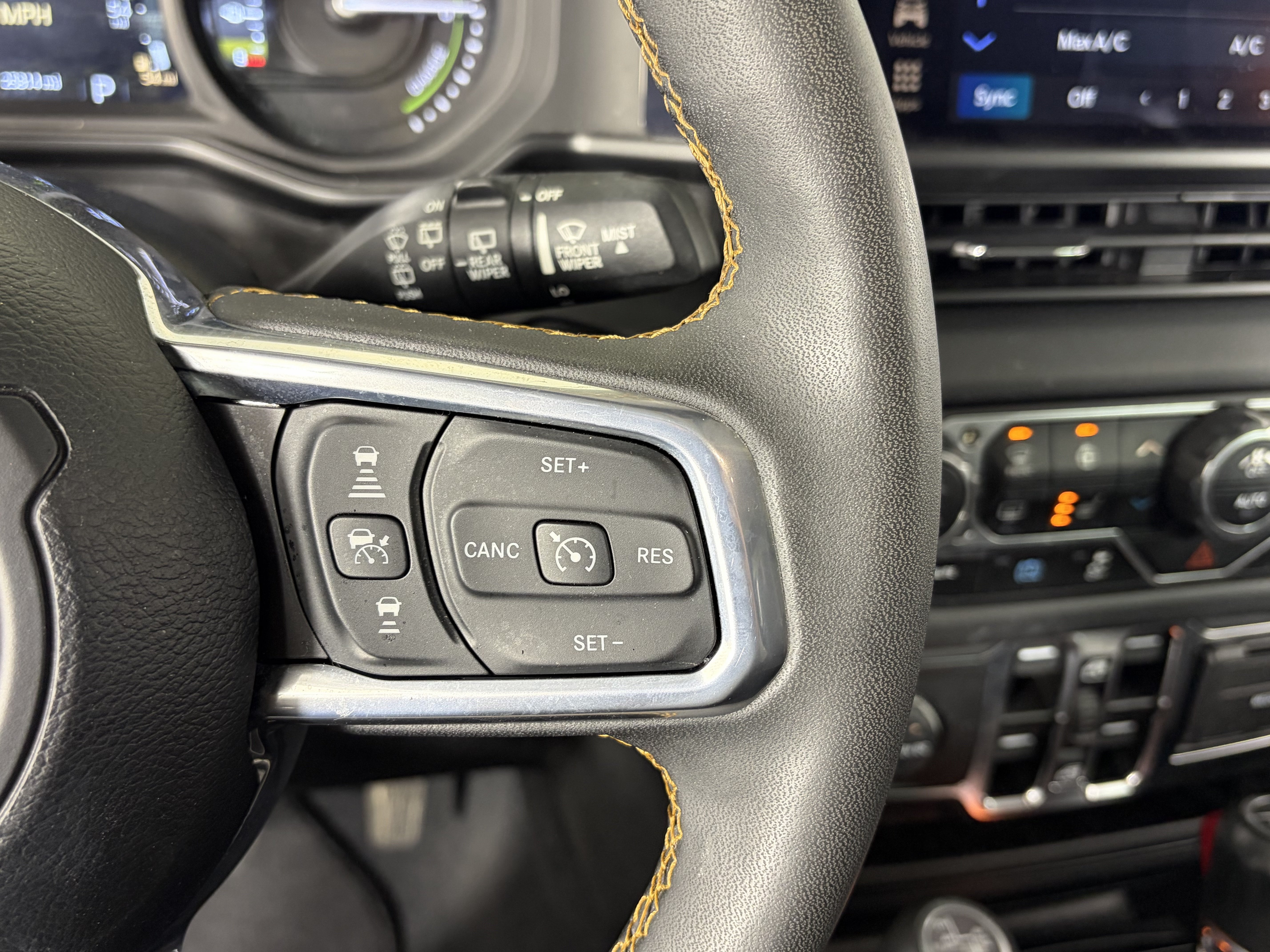 Used 2024 Jeep Wrangler Unlimited Sahara AWD/4WD image 30