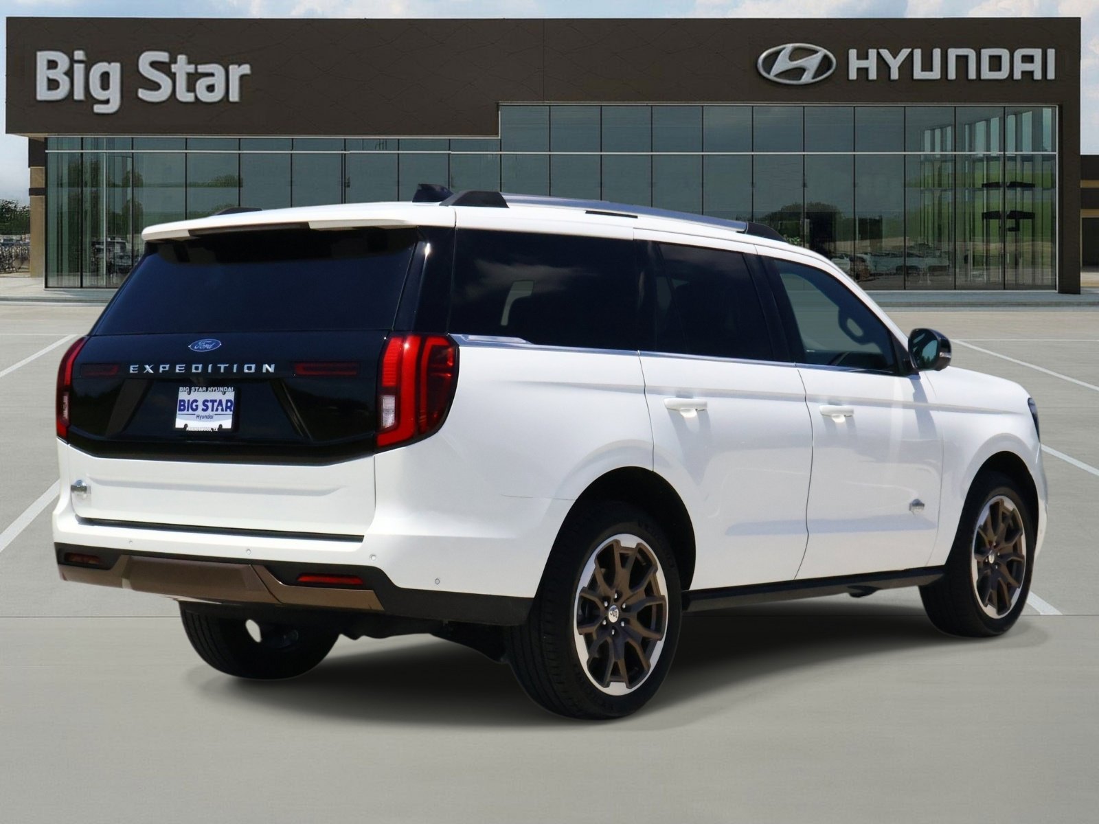 Used 2025 Ford Expedition King Ranch AWD/4WD image 4