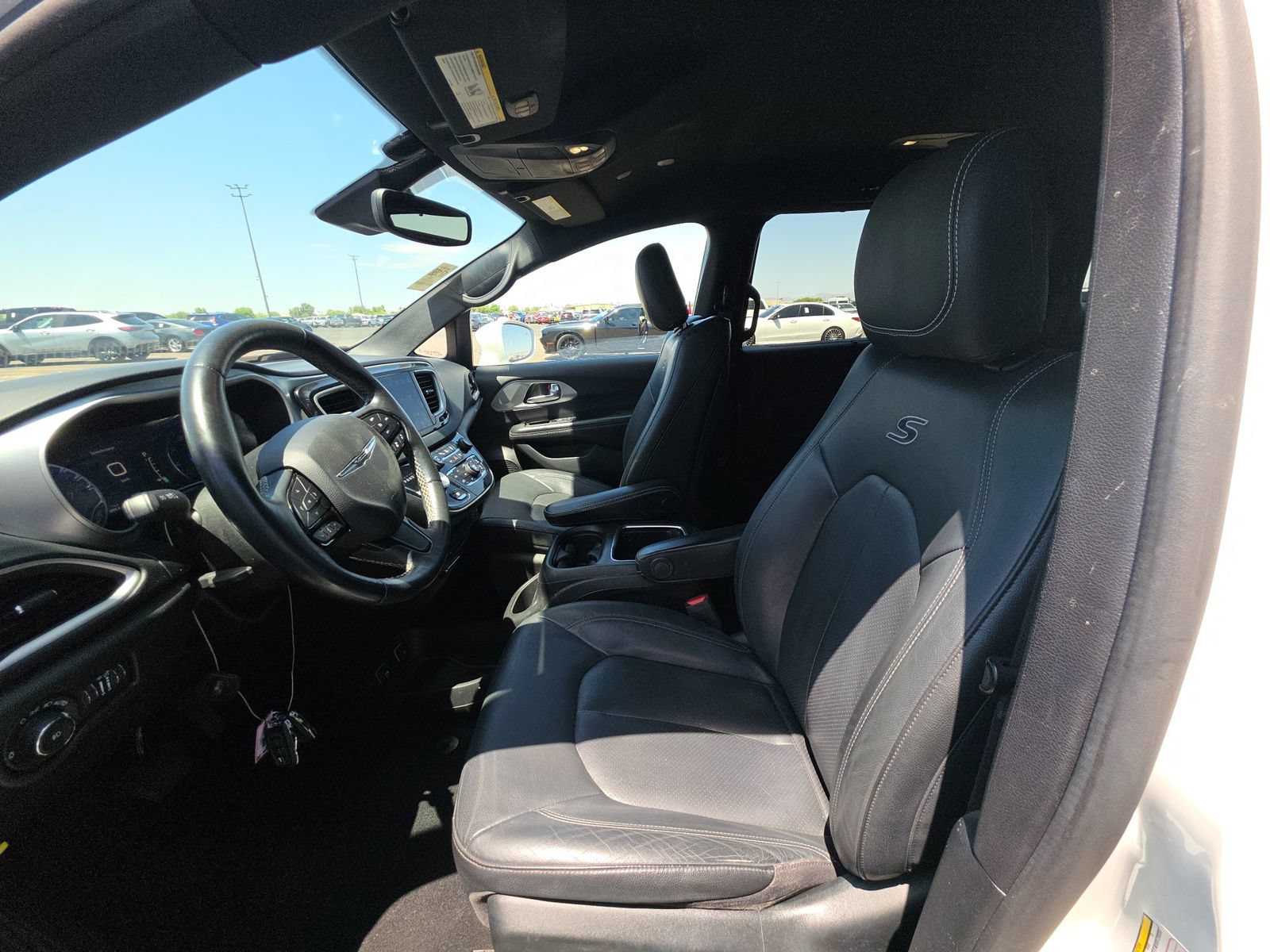Used 2020 Chrysler Pacifica Touring-L Plus FWD image 7