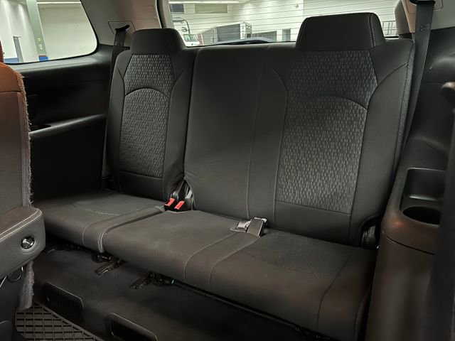 Used 2016 GMC Acadia SLE image 24