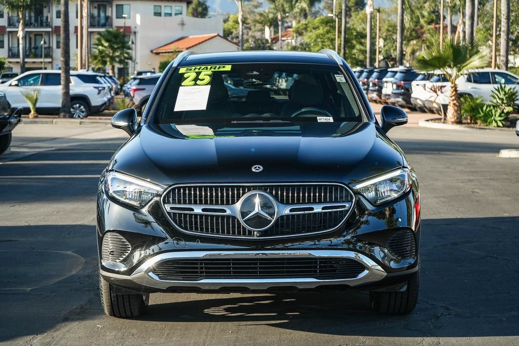 Used 2025 Mercedes-Benz GLC 300 image 2
