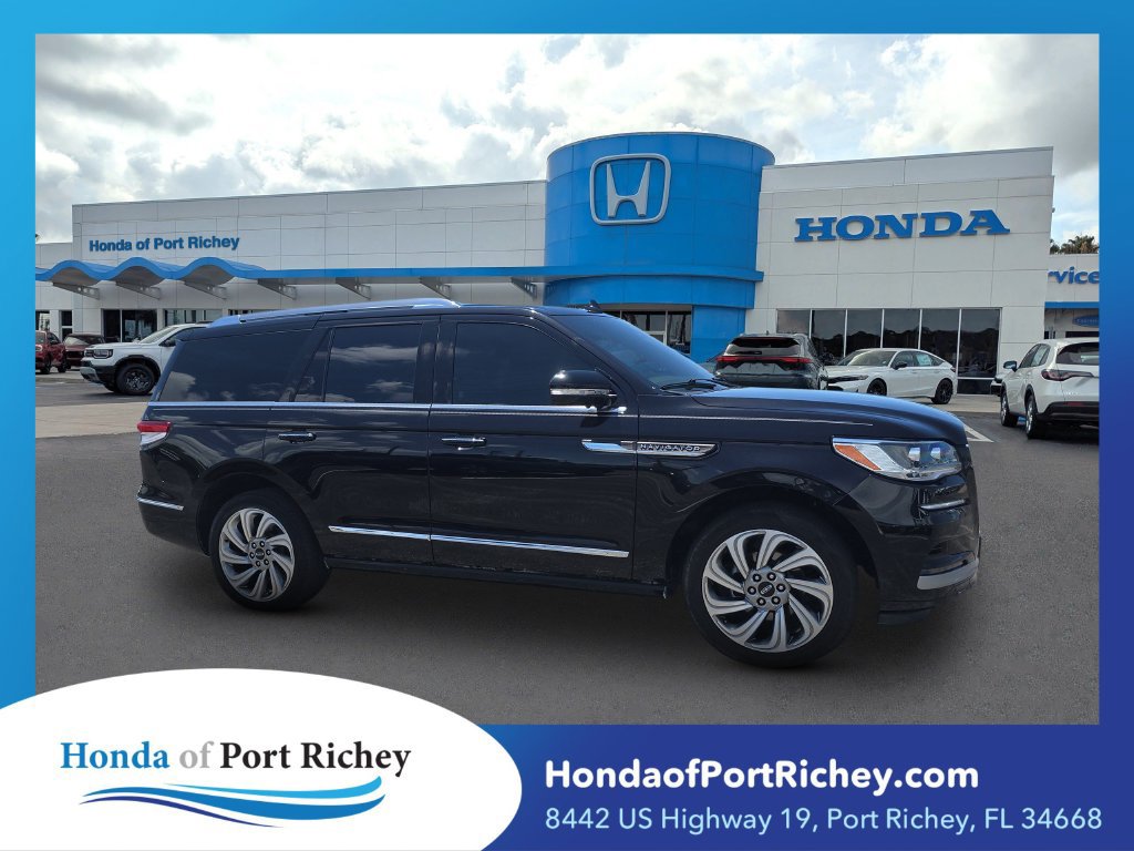 Used 2022 Lincoln Navigator Reserve AWD/4WD image 1