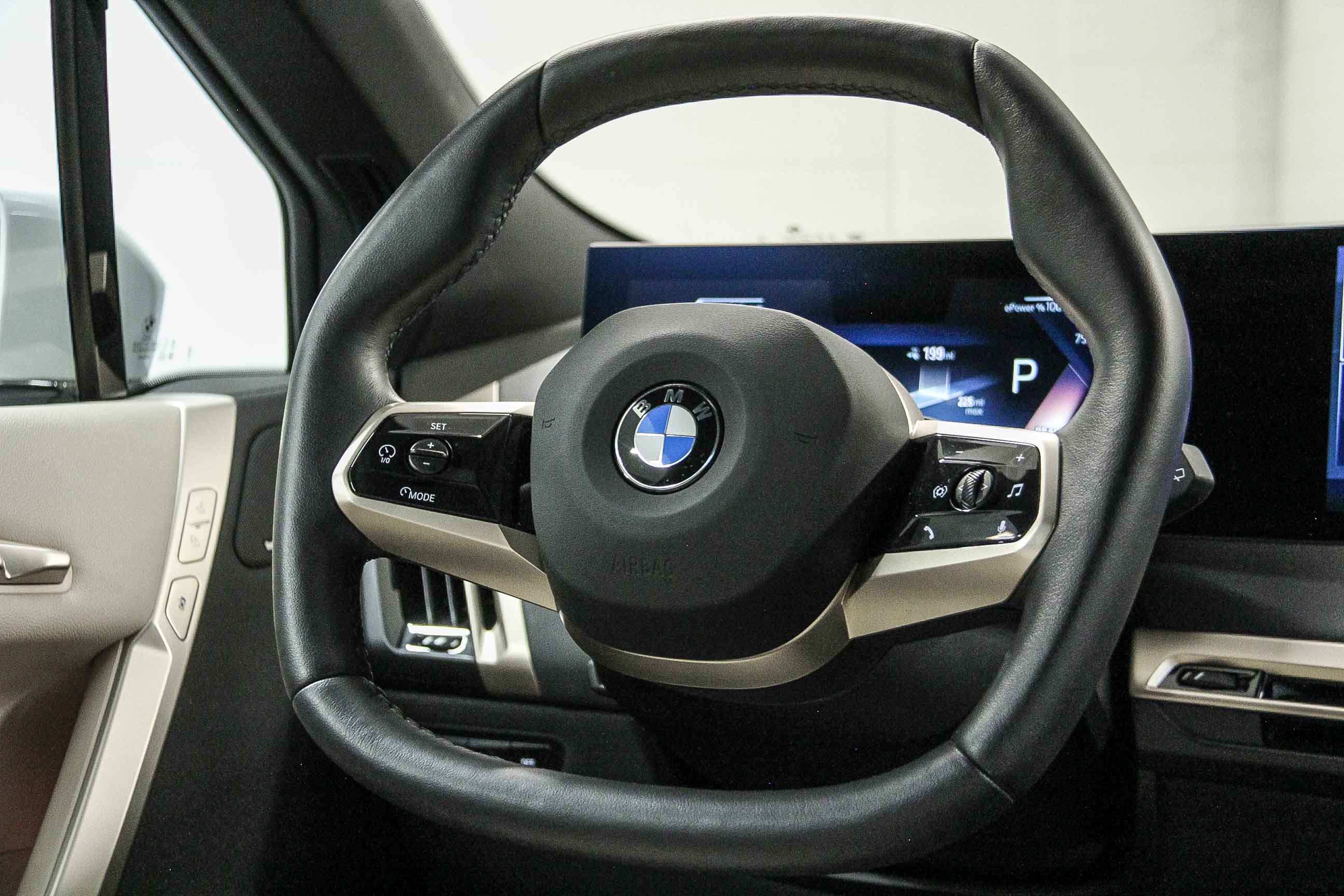 Used 2026 BMW iX xDrive45 w/ Premium Package image 15