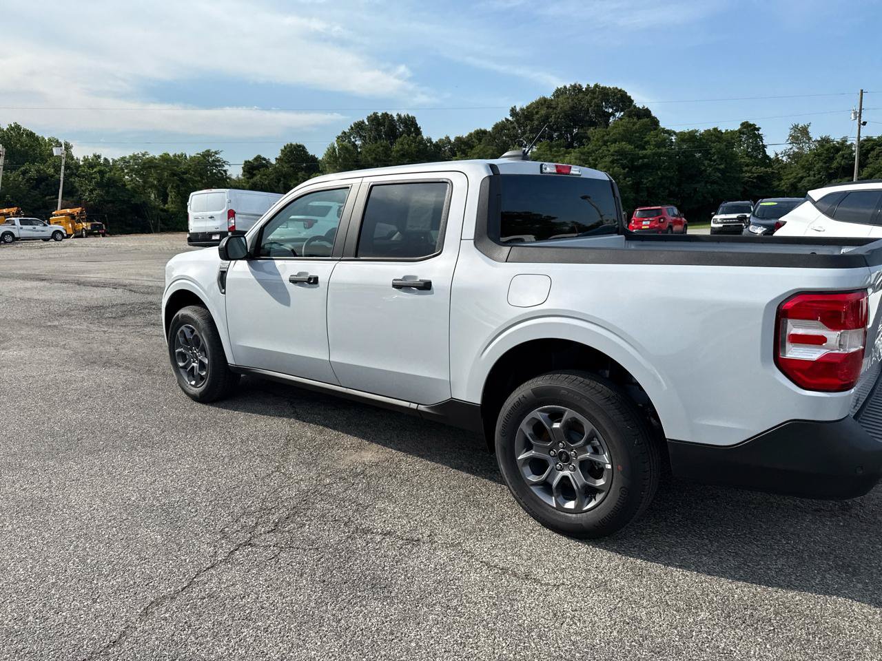 New 2026 Ford Maverick XLT w/ XLT Luxury Package FWD image 11
