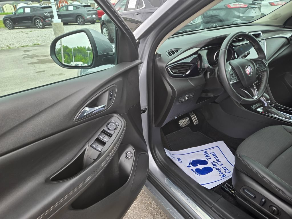 Used 2023 Buick Encore GX Select w/ Sport Touring Package FWD image 6