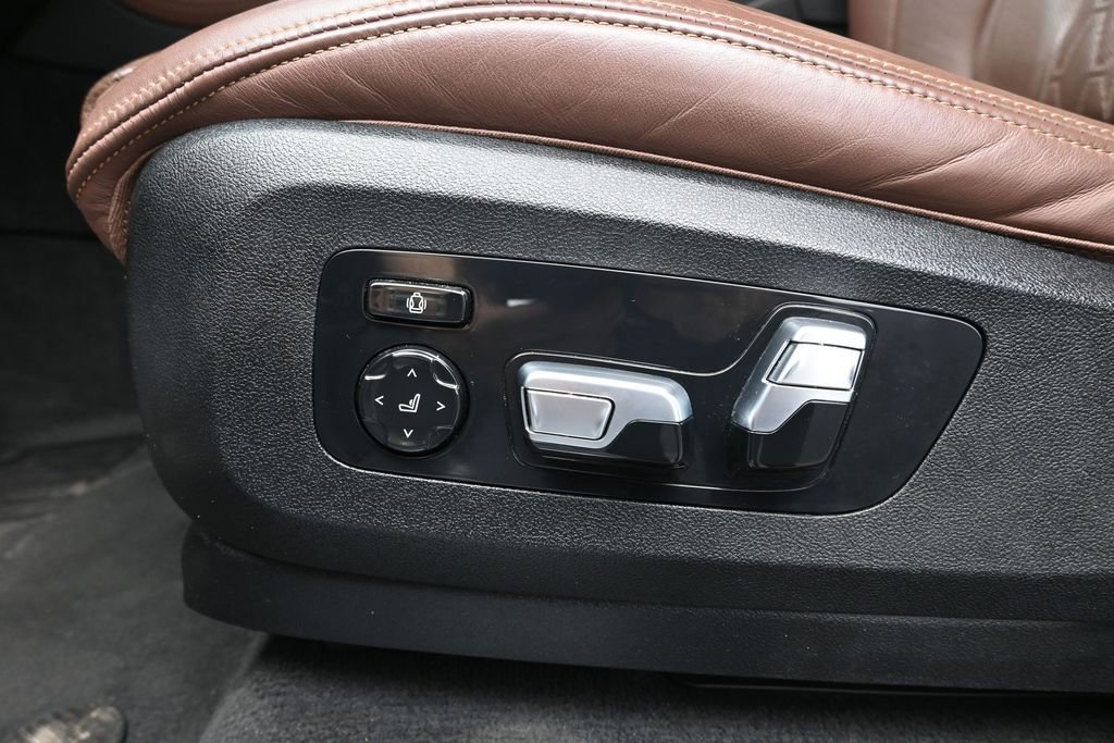 Used 2023 BMW X7 M60i w/ Executive Package AWD/4WD image 14