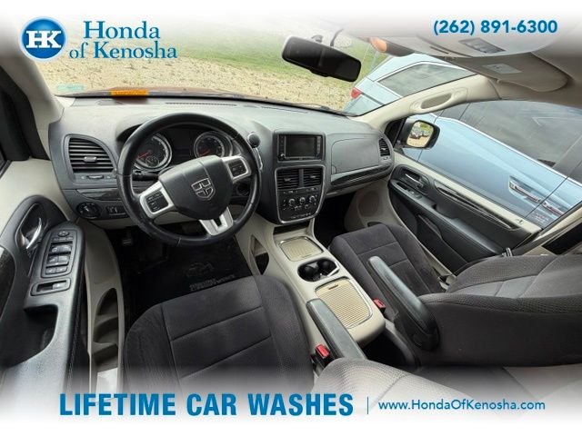 Used 2014 Dodge Grand Caravan SXT w/ UConnect Hands-Free Group FWD image 6