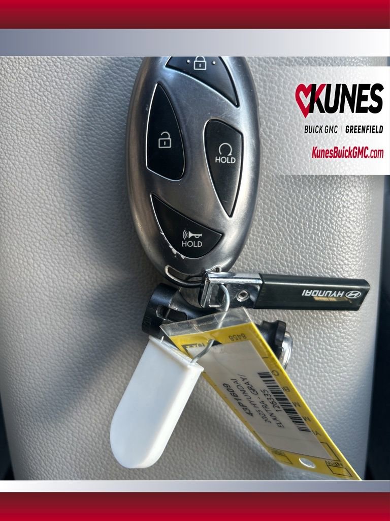 Used 2025 Hyundai Elantra Limited FWD image 39