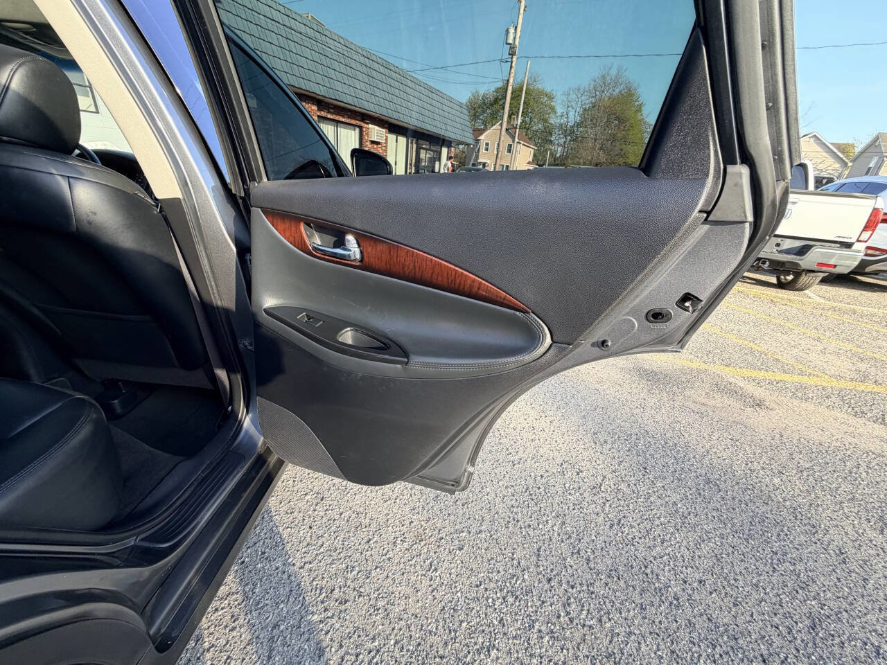 Used 2012 INFINITI EX35 Journey w/ Premium Pkg image 14