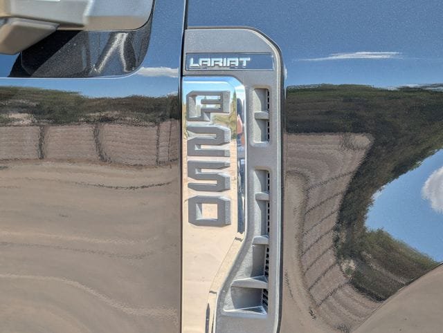 Used 2025 Ford F250 Lariat w/ Lariat Ultimate Package AWD/4WD image 9