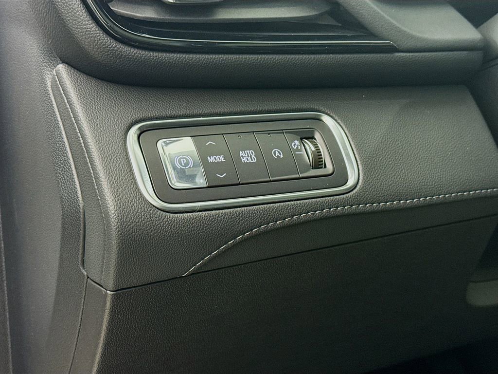 Used 2025 Buick Enclave Avenir w/ Super Cruise Package FWD image 13