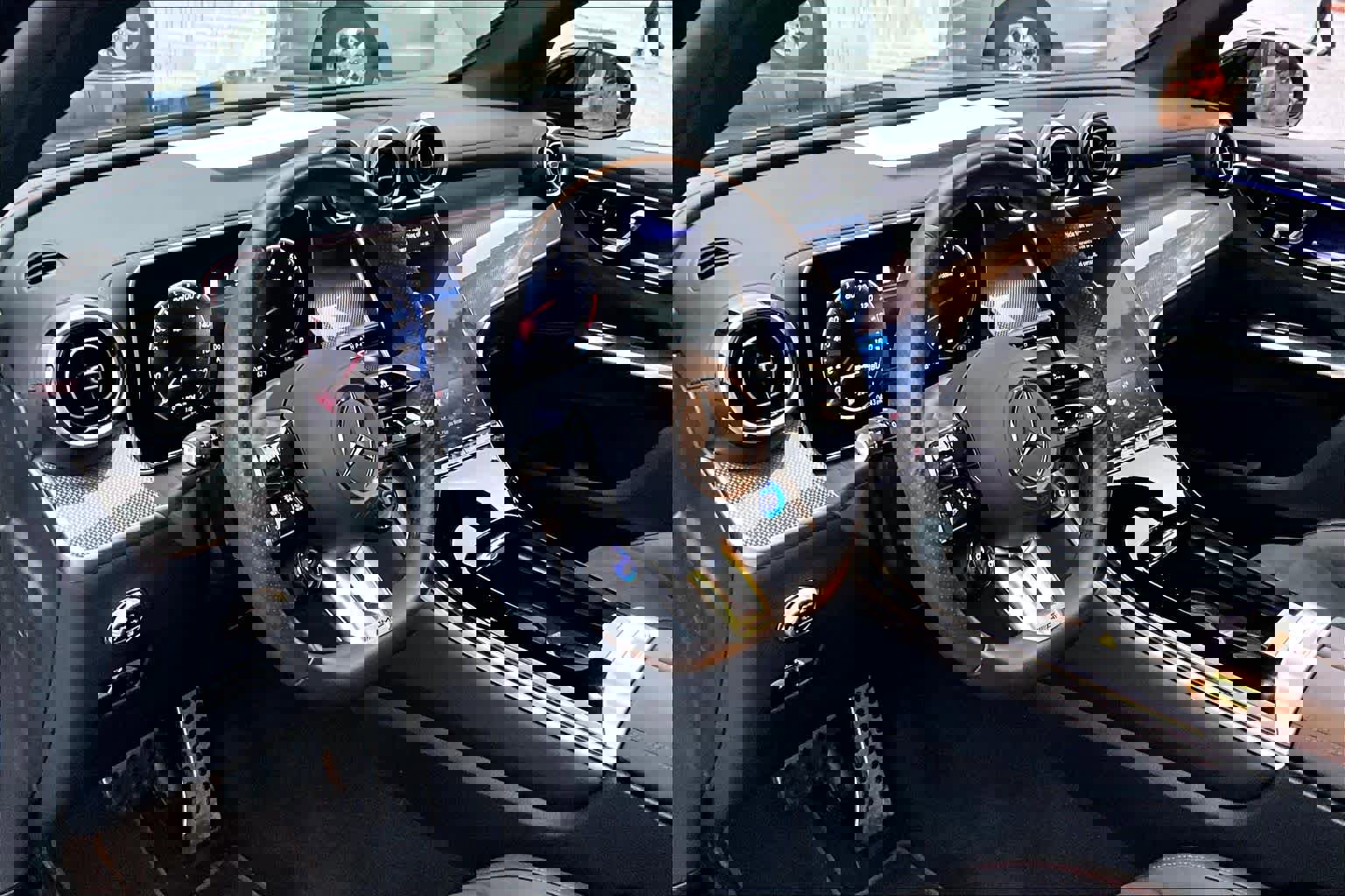 Used 2024 Mercedes-Benz GLC 43 AMG 4MATIC image 17