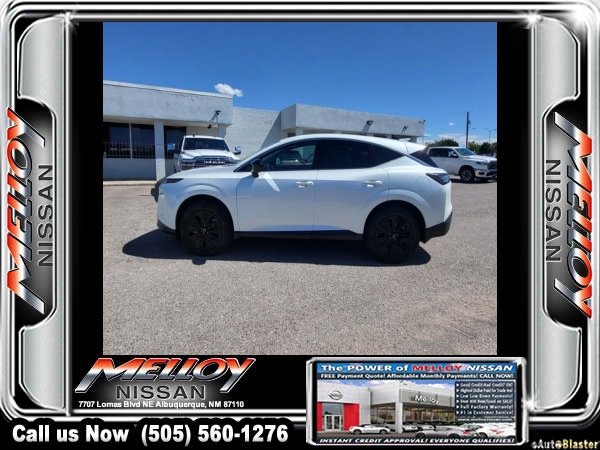 Used 2025 Nissan Murano SV image 2