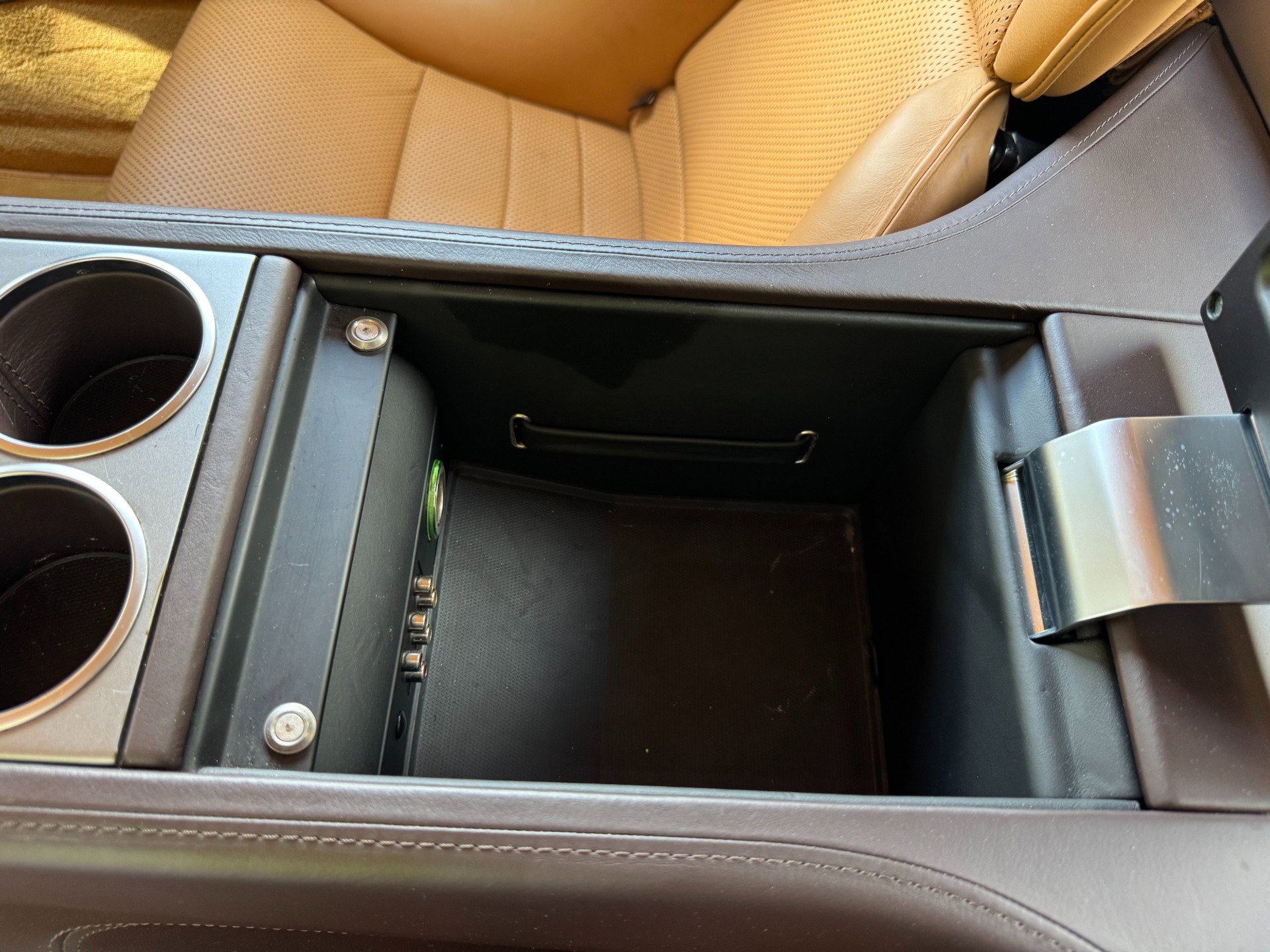 Used 2011 Aston Martin Rapide RWD image 49