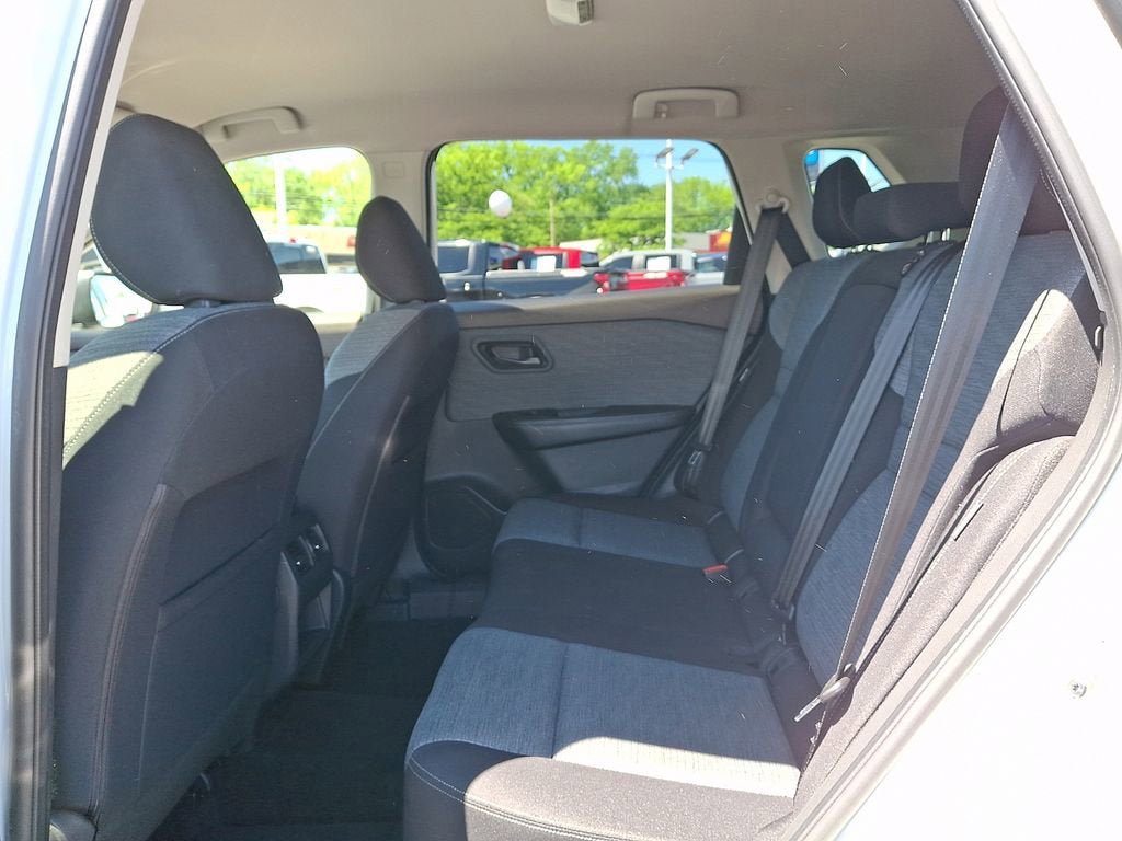 Used 2021 Nissan Rogue S AWD/4WD image 12