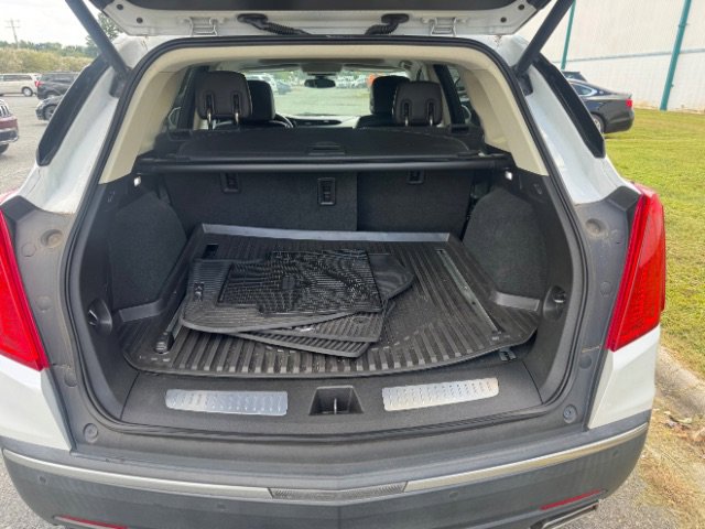 Used 2017 Cadillac XT5 Luxury w/ Driver Awareness Package AWD/4WD image 7