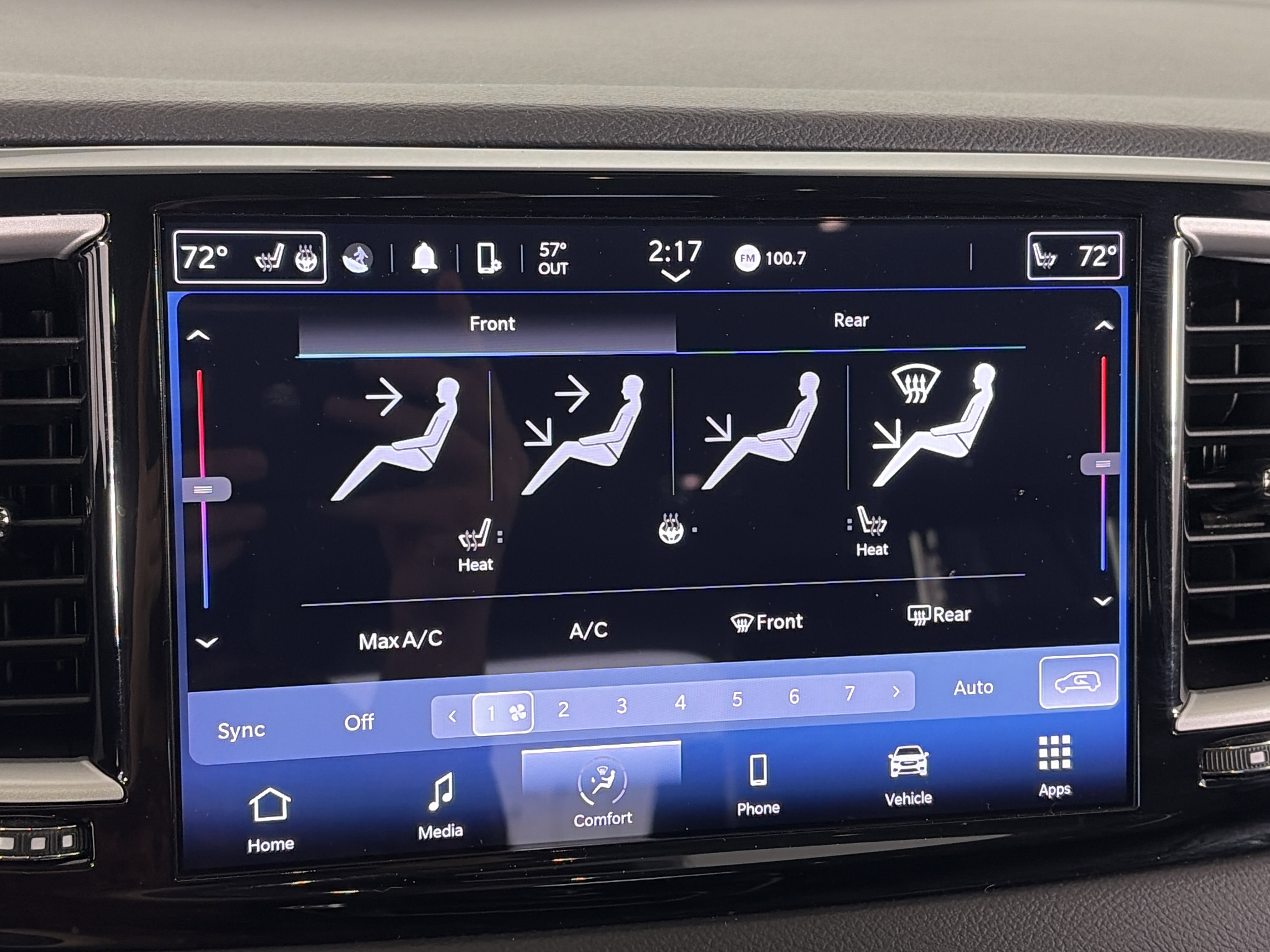 Used 2024 Chrysler Pacifica Touring-L image 20