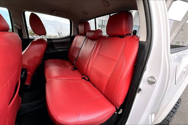 Used 2018 Toyota Tacoma SR5 image 19