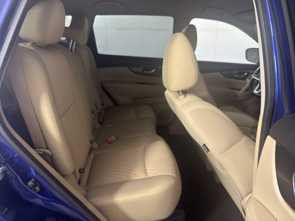 Used 2020 Nissan Rogue SV AWD/4WD image 39