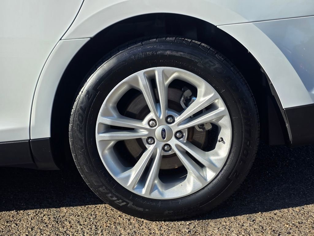 Used 2016 Ford Taurus SE image 27