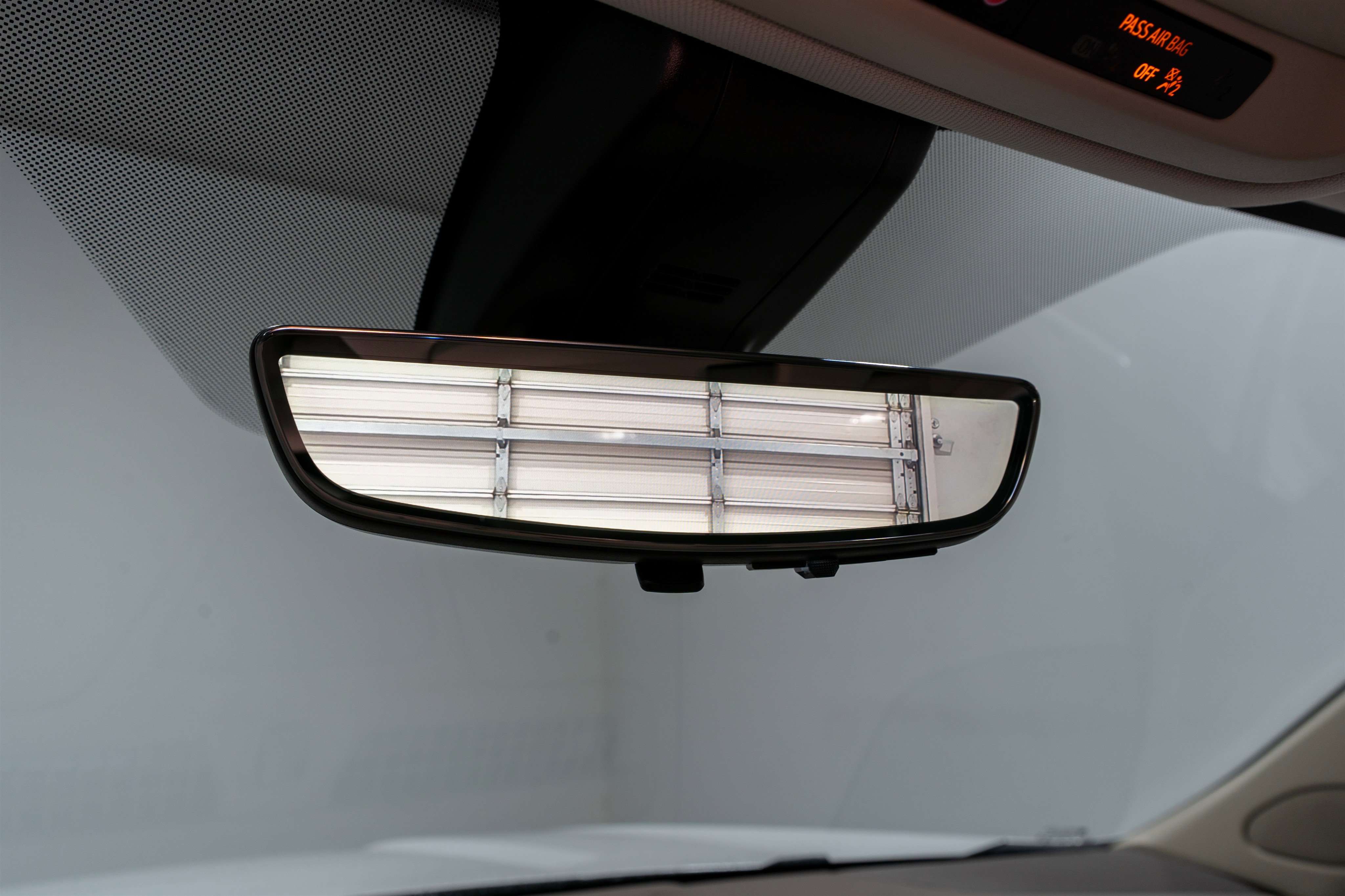 Used 2022 GMC Yukon XL Denali w/ Denali Premium Package image 18