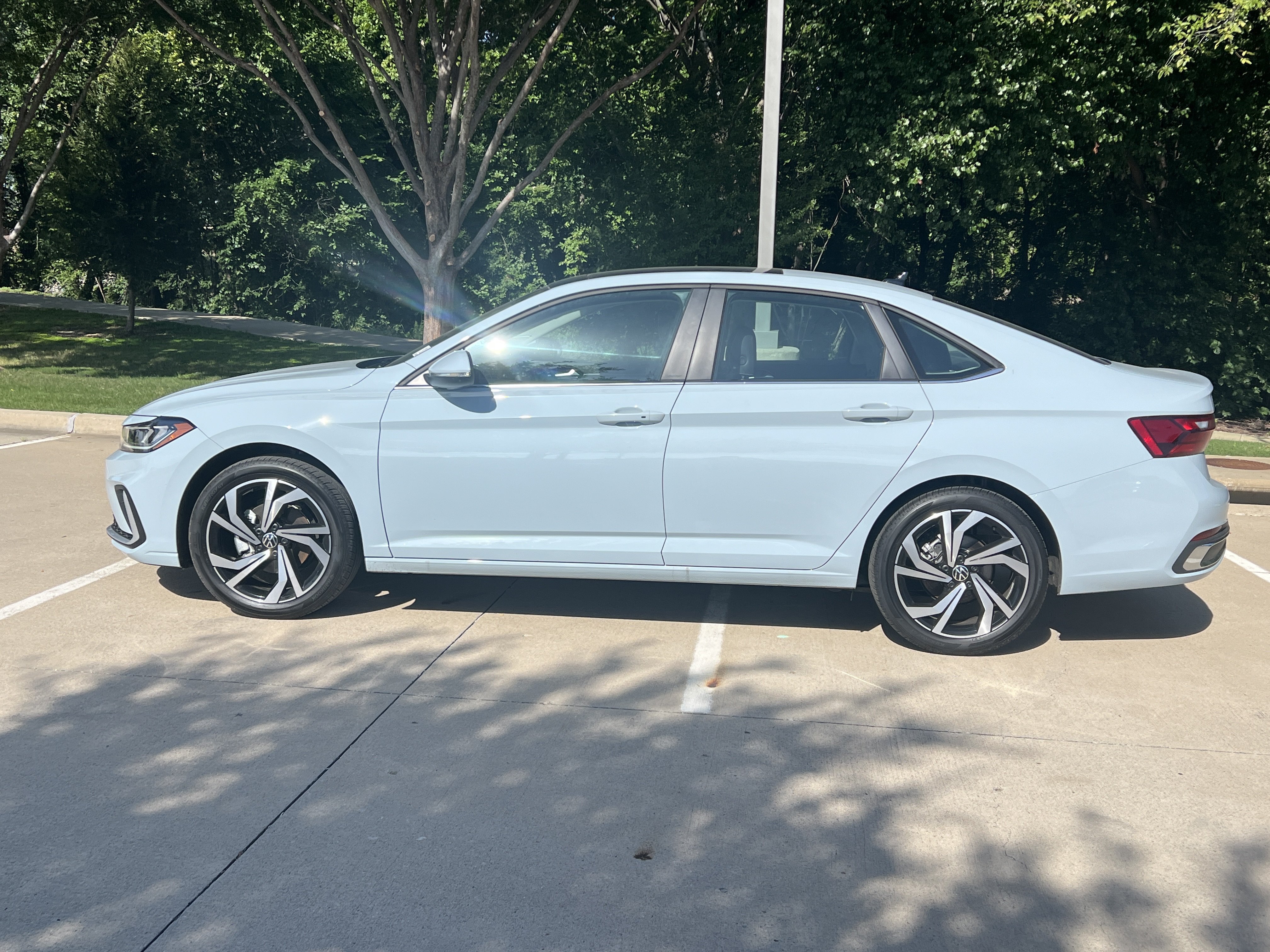 Certified 2026 Volkswagen Jetta SEL FWD image 7