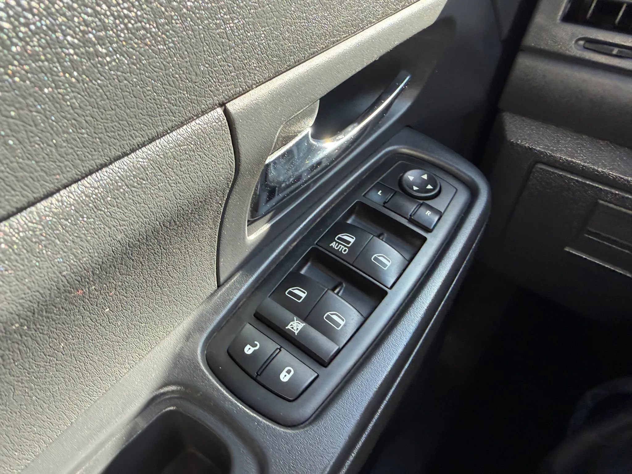 Used 2011 Jeep Liberty Sport AWD/4WD image 25