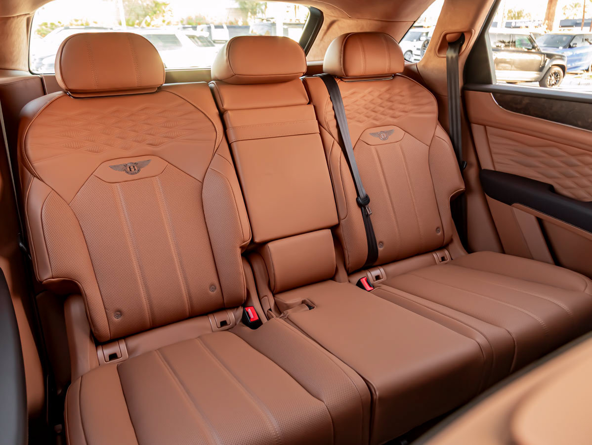Used 2027 Bentley Bentayga AWD/4WD image 39