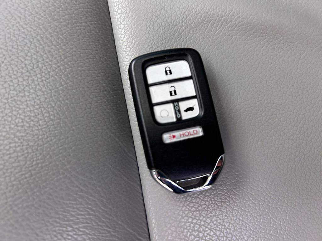Used 2021 Honda Pilot Touring image 34